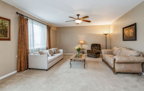 1068 Deertrail Dr, Antioch, IL 60002-6438