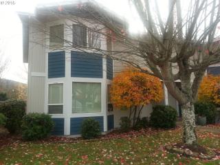 172 Rifle Range St, Roseburg, OR 97470-3747