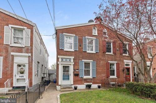 534 Belgrade St, Philadelphia, PA 19125-2728