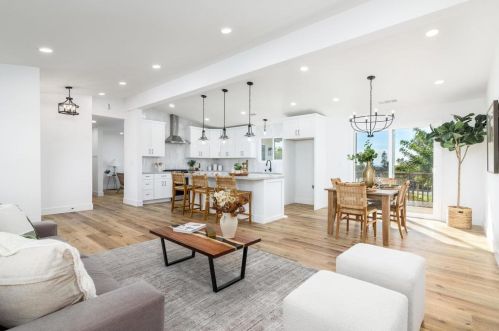 2063 Grandview St, Oceanside CA  92054-5618 exterior