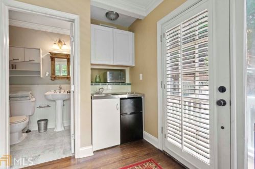 150 Beverly Rd, Atlanta GA  30309-2656 exterior