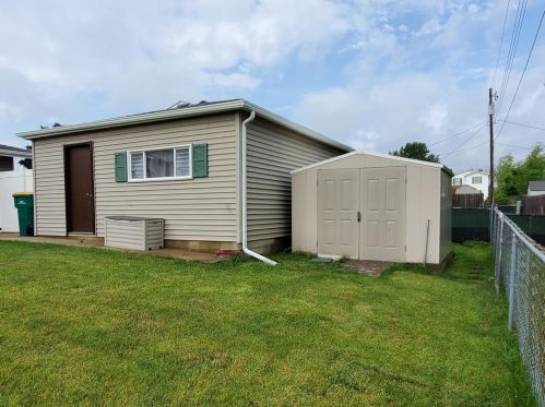 423 Saginaw Dr, Valpo IN 46385-8117 exterior