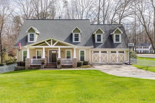60 Brookcrest Dr, Marietta, GA 30068-3704