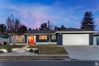 2137 Lonsdale St, Camarillo, CA 93010-3313