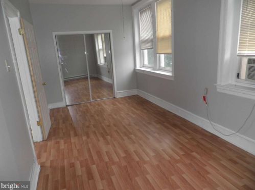 5136 12th St, Philadelphia, PA 19141-2838