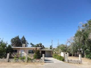 15965 Pine St, Hesperia CA  92345-3035 exterior