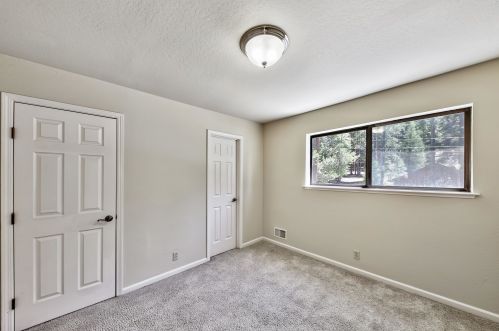 10704 Jeffrey Way, Truckee CA  96161-2520 exterior