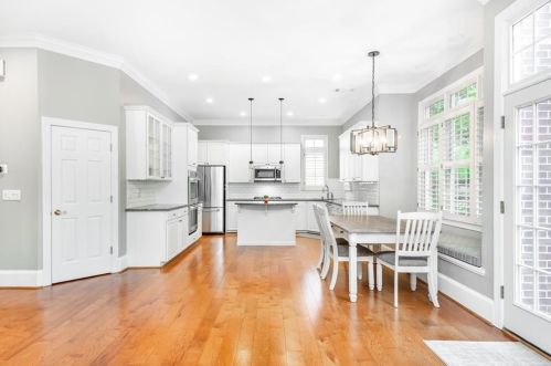 1053 Fielding Park Ct, Atlanta GA  30319-1989 exterior