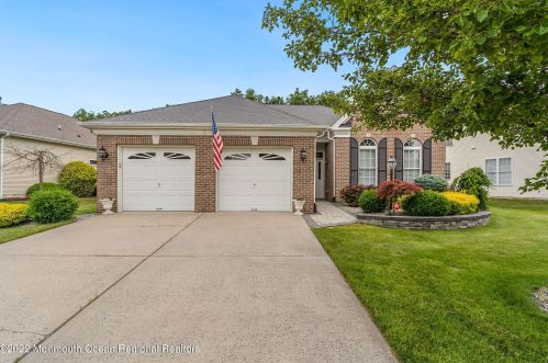 16 Winged Foot Rd, Jackson Twp, NJ 08527-3999