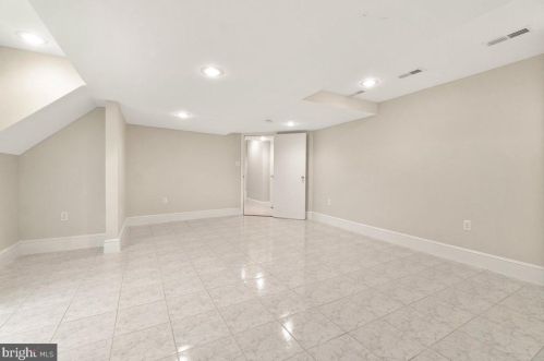 9522 Crosby Rd, Silver Spring MD 20910-1539 exterior