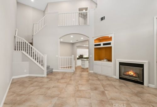 61 Burlingame, Irvine CA  92602-1004 exterior