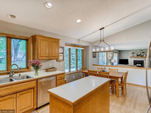 5493 Franklin Ave, Saint Paul MN  55110-2443 exterior