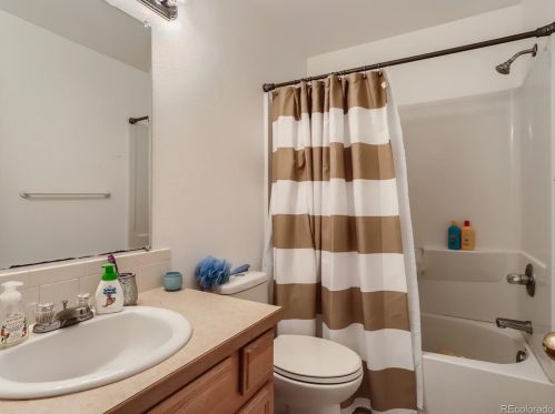 954 Monroe Ave, Loveland CO  80537-4945 exterior