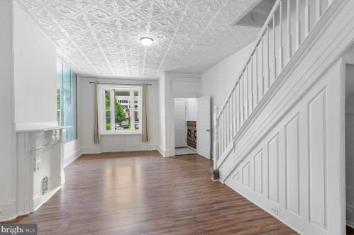 3249 13th St, Philadelphia, PA 19148-0052