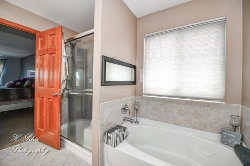 708 Bay Shore Dr, Pingree Grove IL  60140-9144 exterior