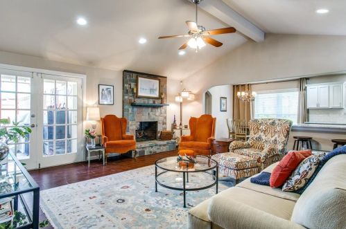 2239 Woodcreek, Carrollton TX 75006-1911 exterior