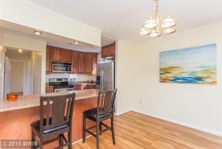 6817 Rolling Rd, Springfield VA  22152-3430 exterior