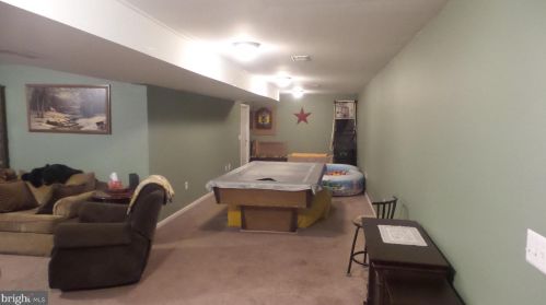 262 Bakers Basin Rd, Trenton NJ  08648-3312 exterior