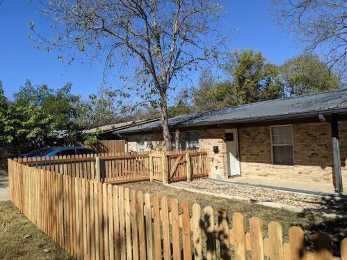 1312 52nd St, Austin, TX 78723-3010