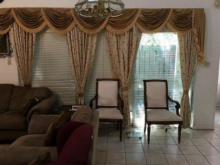 12739 Ashford Knoll Dr, Houston TX  77082-2148 exterior