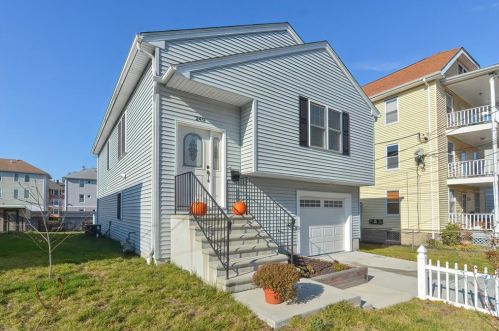 249 Cottage St, Woonsocket, RI 02895-5319