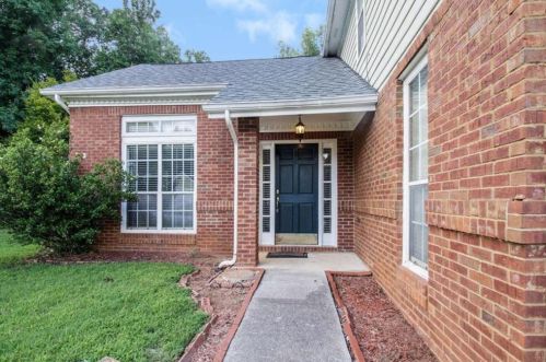 4802 Brasac Dr, Stone Mountain, GA 30083-5157