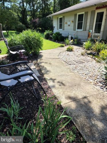 44 Barbary Ct, Charles Town, WV 25414-5101
