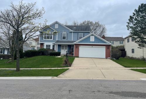 30 Larkspur Ln, Streamwood, IL 60107-3301