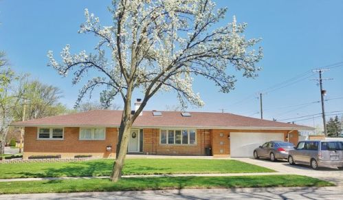 12 Marilyn Ter, Addison, IL 60101-2607