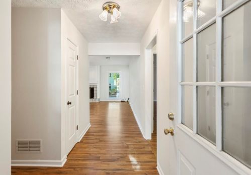 1118 Capital Club Cir, Atlanta, GA 30319-2657