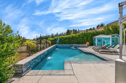 450 25 St, Upland CA 91784-8338 exterior