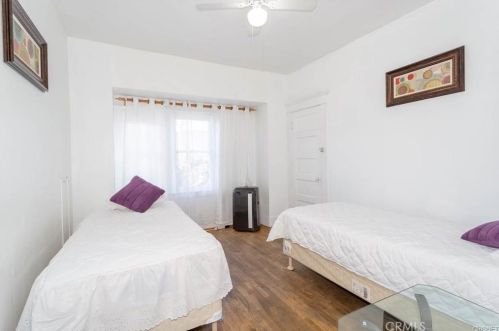 426 Ivy St, Glendale CA  91204-1012 exterior