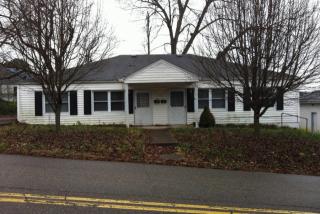 106 Grove St, Greeneville, TN 37745-3906