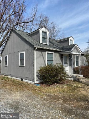 6337 Old Plank Rd, Fredericksburg, VA 22407-6678