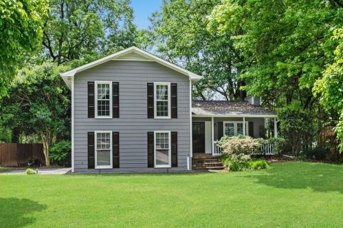 4566 Canda Dr, Lilburn, GA 30047-3553