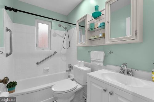 2202 Dennis Ave, Silver Spring MD  20902-4147 exterior