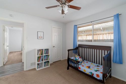 1917 Middle Gln Dr, Carrollton TX 75007-2418 exterior