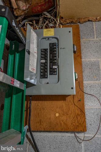 41 Springhouse Rd, Lancaster PA  17603-6619 exterior