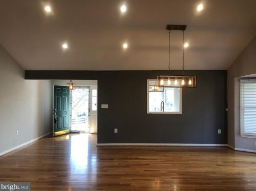 35570 Sassafras Dr, Round Hill, VA 20141-2564