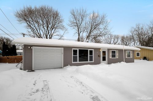 37 Circle Dr, Boulder Hill, IL 60538-2343