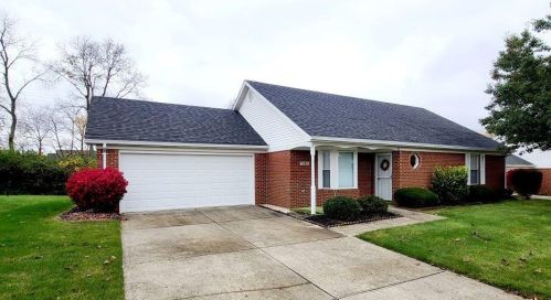 1246 Old Farm Ln, Springfield, OH 45503-6854