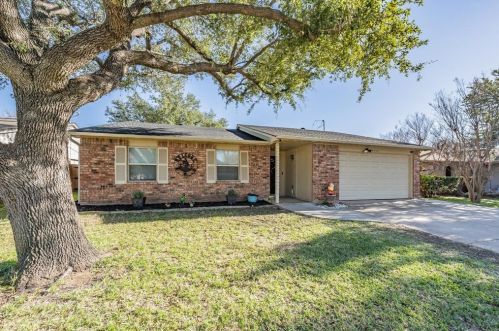 6440 Buckingham Trl, Fort Worth, TX 76182-5005