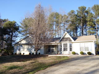 125 Almond Dr, Athens, GA 30607-1301