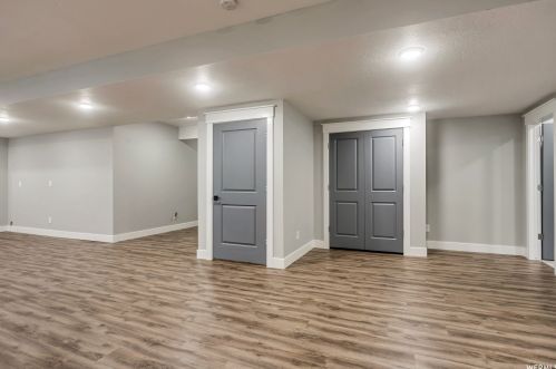 2712 Mt Jordan Rd, Sandy UT 84092-3380 exterior