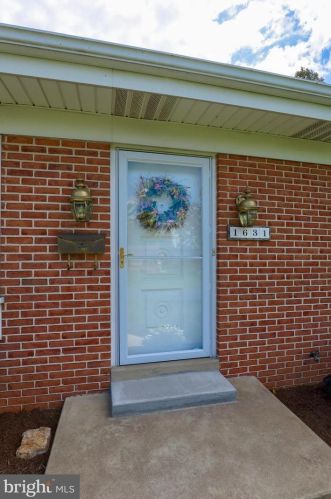 1631 Sunset Ave, Lancaster PA  17601-4355 exterior