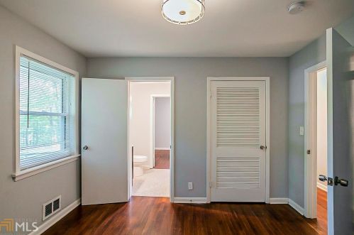 1240 Elva Dr, Atlanta GA  30331-7324 exterior