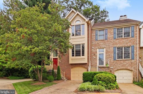 1393 Heritage Oak Way, Herndon, VA 20194-1903