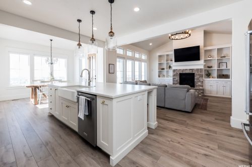 379 Sarah St, Providence UT 84332-9637 exterior