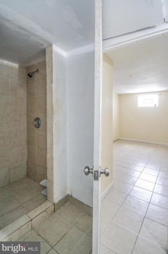 124 Fariston Dr, Philadelphia PA 19120-1007 exterior