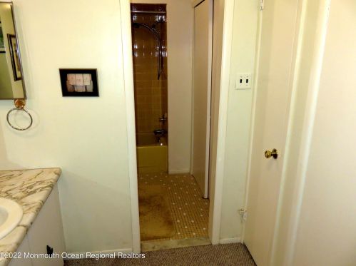 43 Lexington Ct, Tinton Falls NJ 07701-5471 exterior